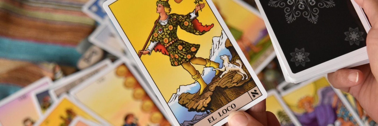 Nodos Lunares no Mapa Astral: Nodo Norte, Nodo Sul e Caminhos de Aprendizado Simbólico