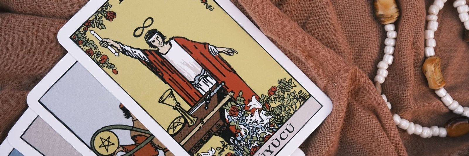 Quíron no Mapa Astral: O Arquétipo do Cura Ferido em Leitura Simbólica