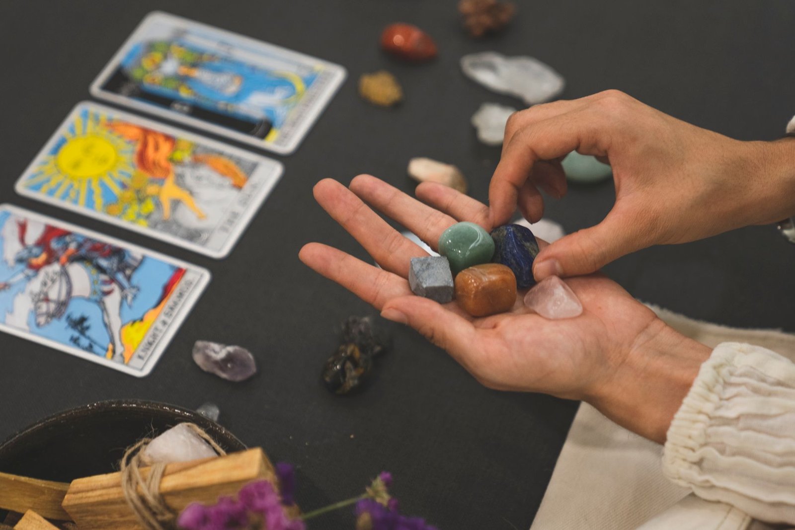 Tarot Terapêutico ou Reflexivo: O Que Significa e Quais São seus Limites